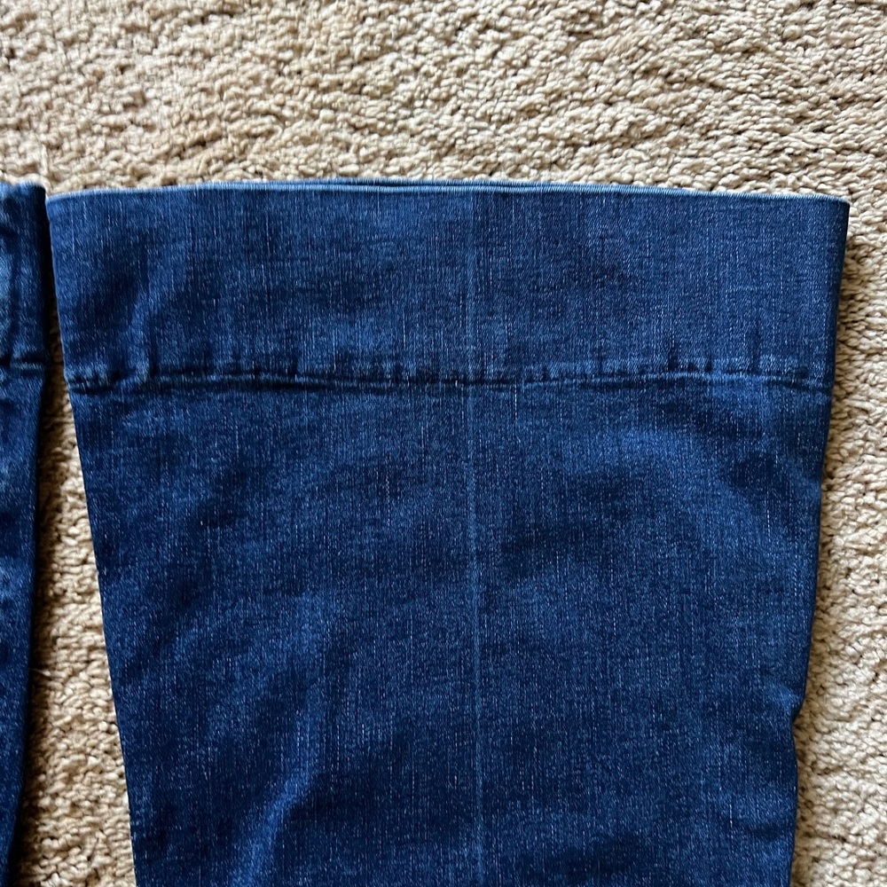 American Eagle Outfitters Women’s Dark Indigo Straight Leg Jeans - Picture 3 of 3